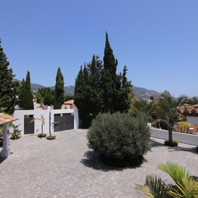 Villa with pool and stunning 180 degrees view - Villa - 14