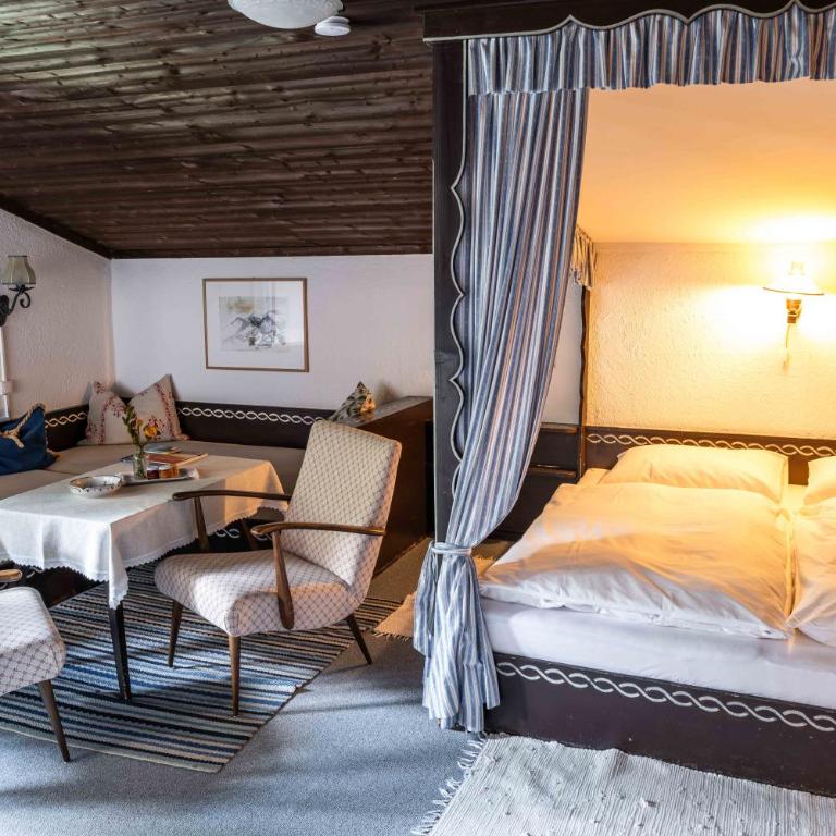 Berghotel Blaickner's Sonnalm - Doppelzimmer mit Dusche und Gemeinschafts-WC - 1