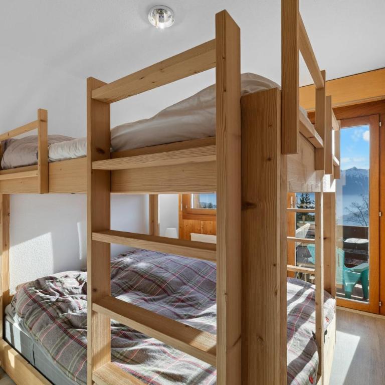 Gemeaux 104 sur la place du village a Anzere - Apartment - 15