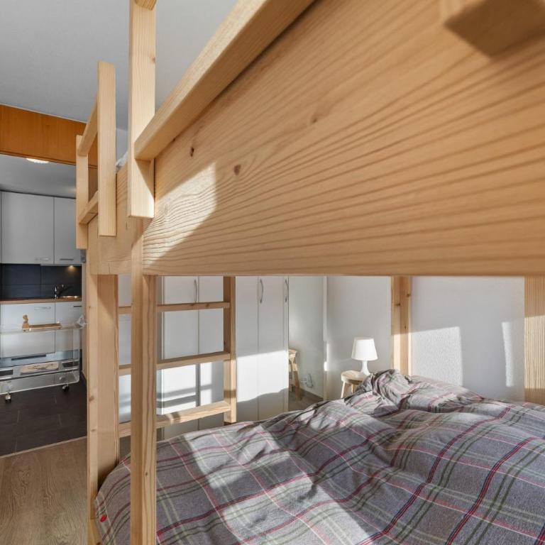 Gemeaux 104 sur la place du village a Anzere - Apartment - 17