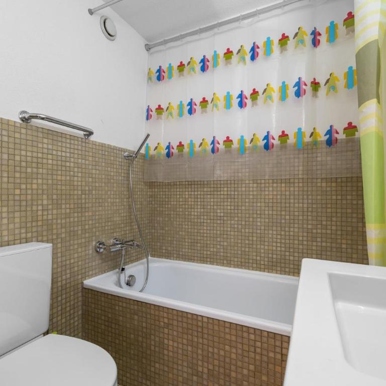 Gemeaux 104 sur la place du village a Anzere - Apartment - 19