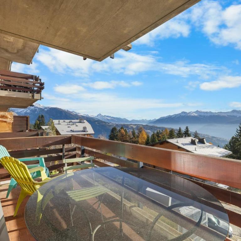 Gemeaux 104 sur la place du village a Anzere - Apartment - 24