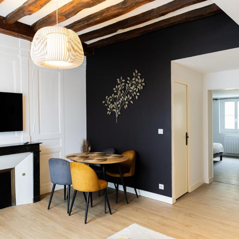 Logements quartier historique de Tours - One-Bedroom Apartment with Garden View - 14