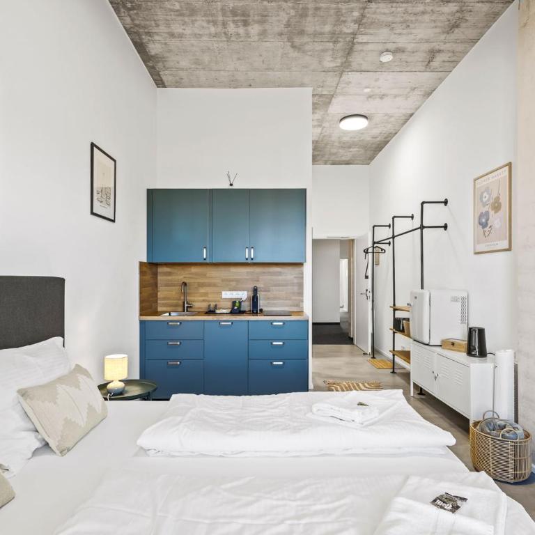 SKYRISE Apartments mit Küche, WLAN & Parkplatz - ruhige Lage - Studio mit Balkon - 4