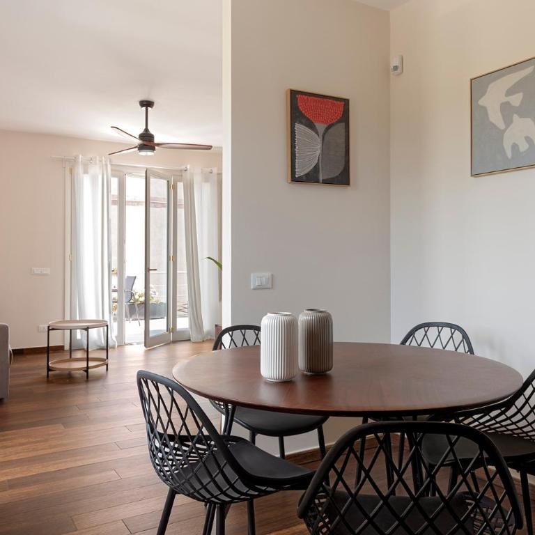 Domio - Elegante oasi con Terrazza - Two-Bedroom Apartment - 3