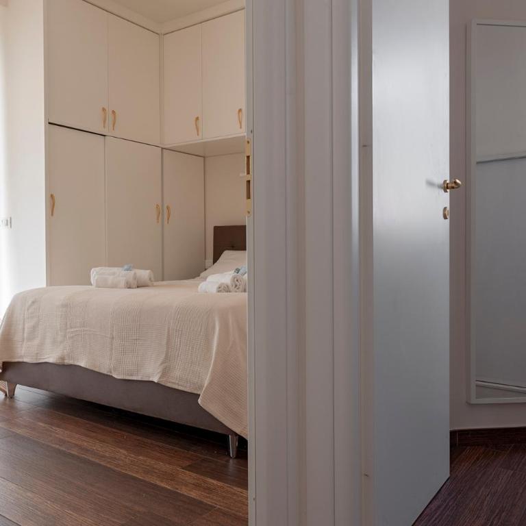 Domio - Elegante oasi con Terrazza - Two-Bedroom Apartment - 9