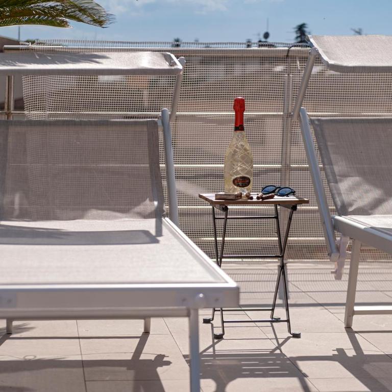 Domio - Elegante oasi con Terrazza - Two-Bedroom Apartment - 14