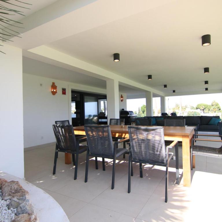 Villa with pool and stunning 180 degrees view - Villa - 63