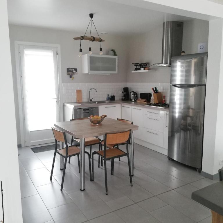 Maison 2 chambres sur terrain clos proche mer - Two-Bedroom House - 13
