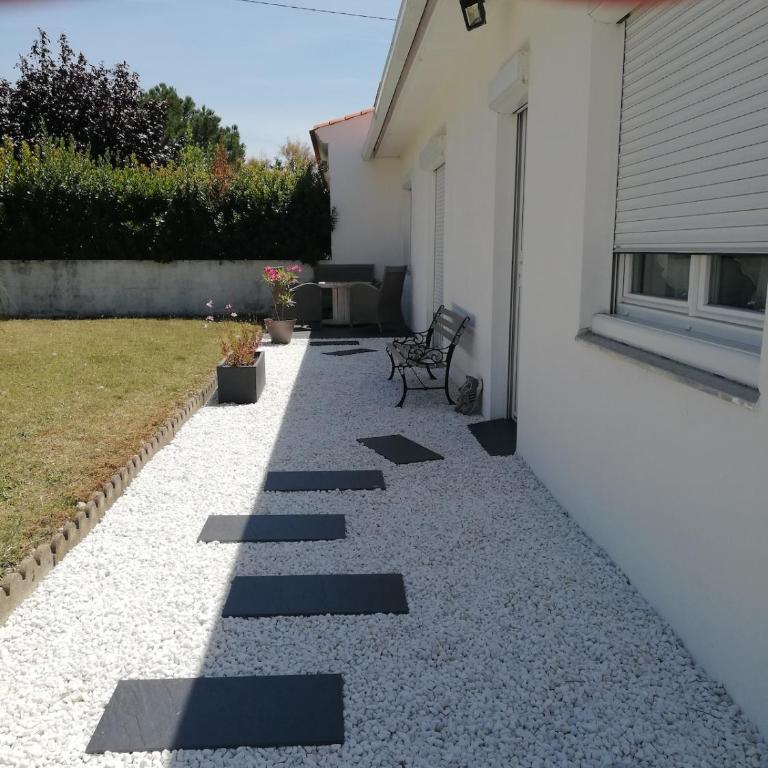 Maison 2 chambres sur terrain clos proche mer - Two-Bedroom House - 10