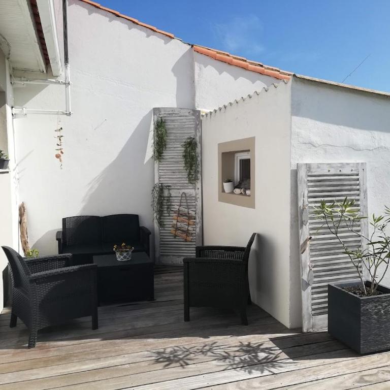 Maison 2 chambres sur terrain clos proche mer - Two-Bedroom House - 25