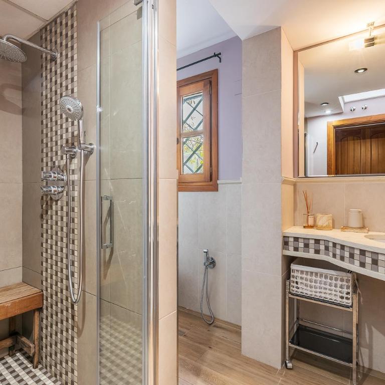 Luminoso Alhambra View Suite - El Laurel - Two-Bedroom Apartment - 37