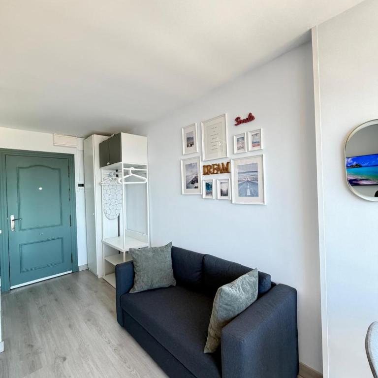 Sunny Studio With Beautifull Seaviews - Studio Apartment with One Double Bed - 3