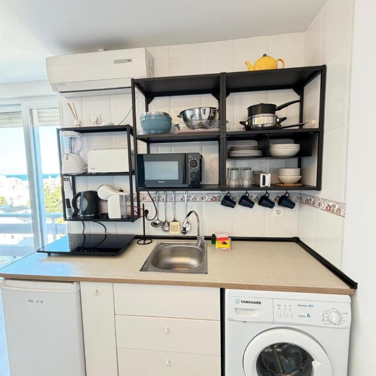Sunny Studio With Beautifull Seaviews - Studio Apartment with One Double Bed - 10