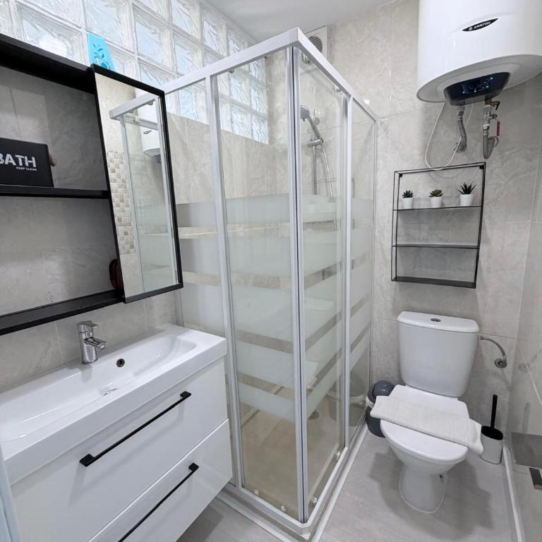 Sunny Studio With Beautifull Seaviews - Studio Apartment with One Double Bed - 11