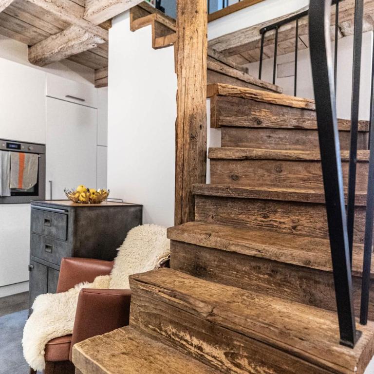Stylish triplex gem in historic pedestrian center - Apartment - 7