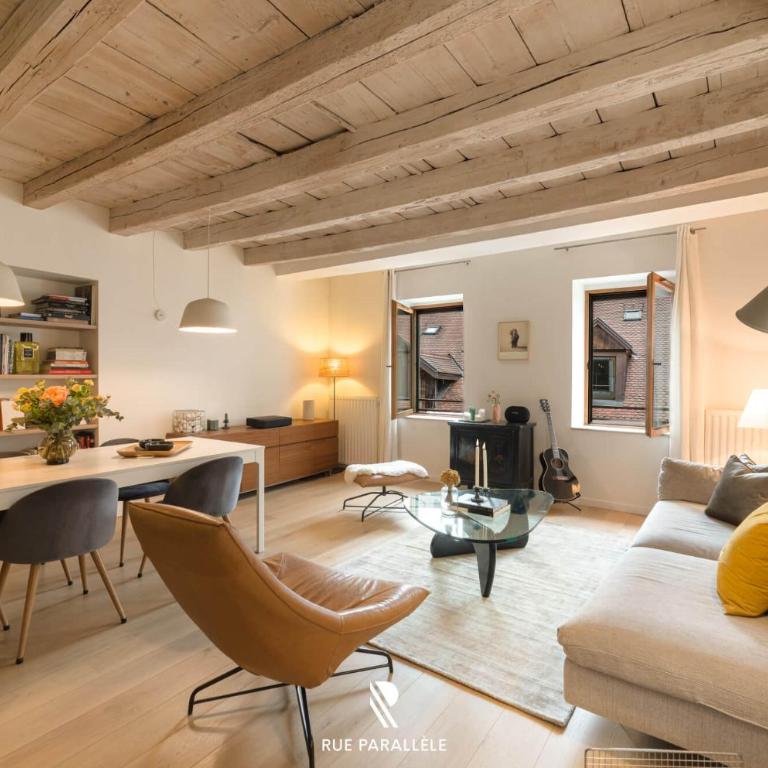 Stylish triplex gem in historic pedestrian center - Apartment - 2