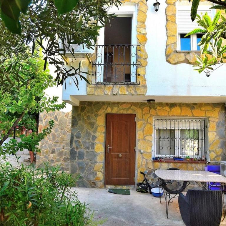 Bonita casa adosada en La Pineda playa - Two-Bedroom House - 14