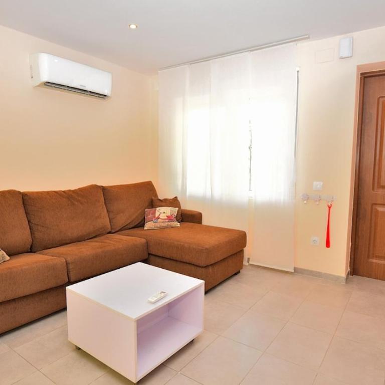 Bonita casa adosada en La Pineda playa - Two-Bedroom House - 19