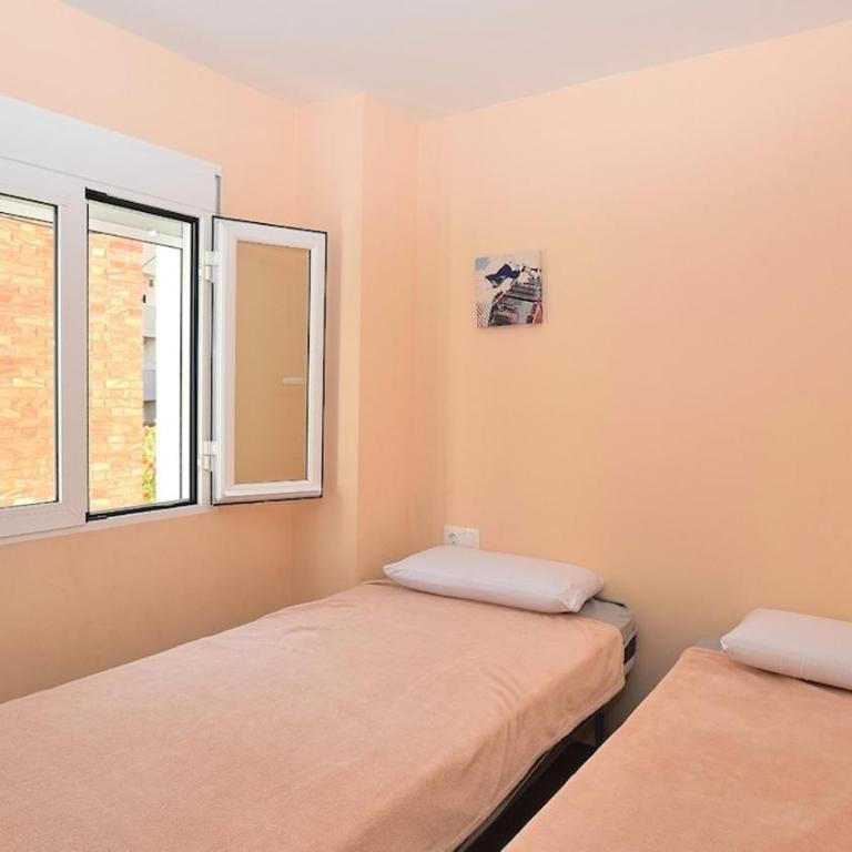 Bonita casa adosada en La Pineda playa - Two-Bedroom House - 21