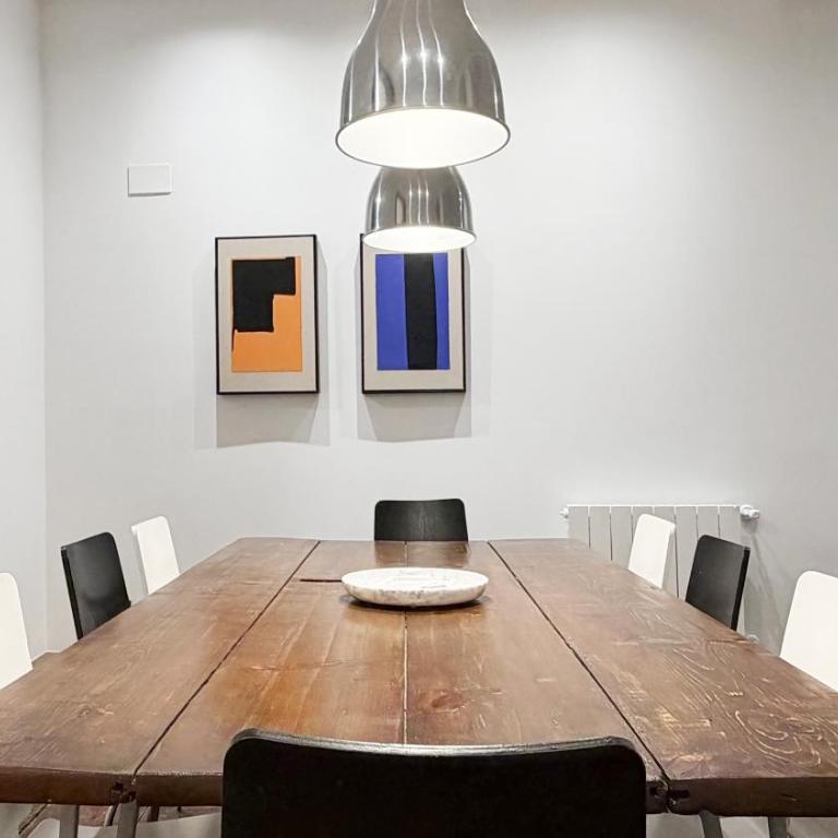 Amplitud, diseño e historia en el Casco Viejo - Three-Bedroom Apartment with Balcony - 30