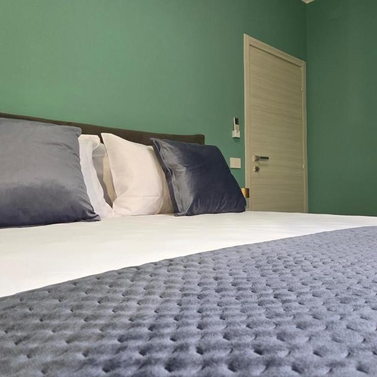 DANIEL SUPERIOR APARTMENTS - Tropea City Center - 250m from the Train Station - Two-Bedroom Apartment with Balcony - 27