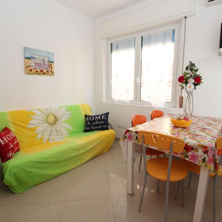 Two-bedroom flat by the beach - Appartamento - 1