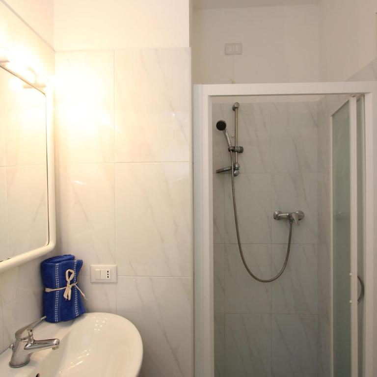 Two-bedroom flat by the beach - Appartamento - 7
