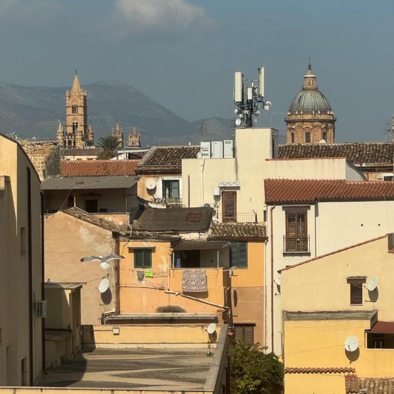 Cristina's house Terrace in historical centre - Appartamento con 1 Camera da Letto - 2