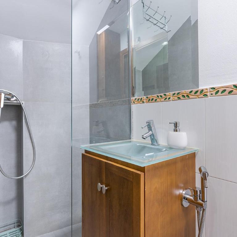 Comfort Breather - El Laurel - One-Bedroom Apartment - 30