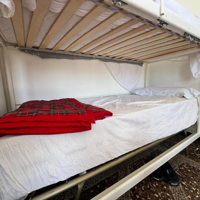 Hostello Genovese - Letto a Castello in Dormitorio Misto - 6
