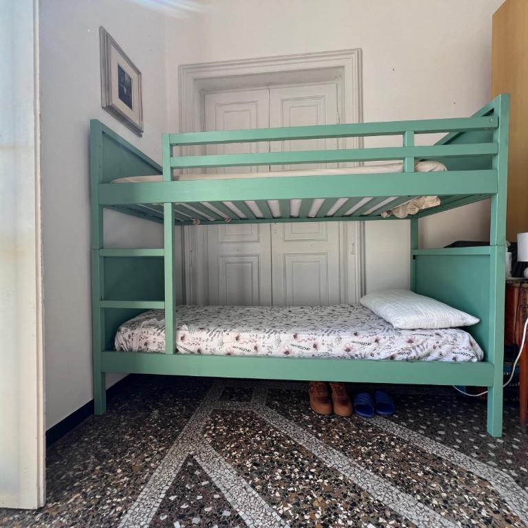 Hostello Genovese - Letto a Castello in Dormitorio Misto - 9
