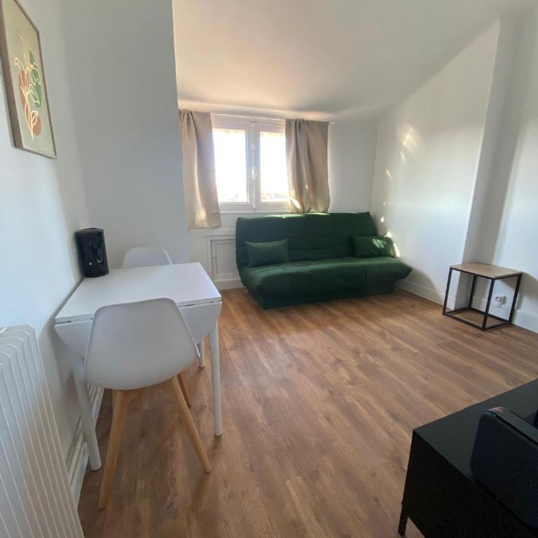 Le Petit Havre De Joie - One-Bedroom Apartment - 1