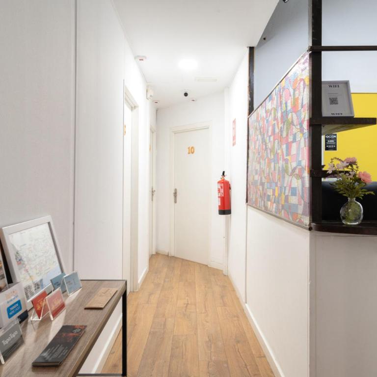 Hostal Sant Antoni - Economy Double Room - 7