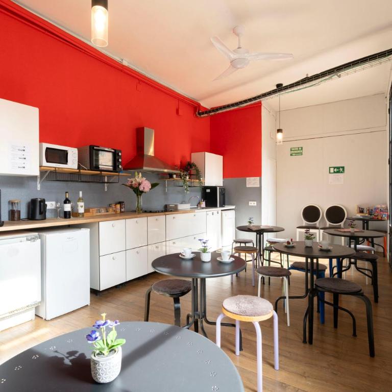 Hostal Sant Antoni - Economy Double Room - 6