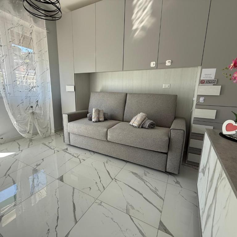 WH-Maison Du Soleil-Attico Monolocale con Parcheggio Gratuito e Grande terrazza - A 5 minuti dal centro - Wifi - Monolocale - 9