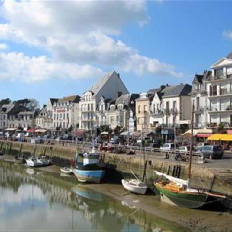 Le Magnolia -T2 à 100m plage et place du commando - Appartement 1 Chambre - 25