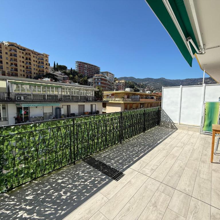 WH-Maison Du Soleil-Attico Monolocale con Parcheggio Gratuito e Grande terrazza - A 5 minuti dal centro - Wifi - Monolocale - 4