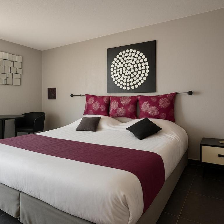 Logis Hôtel Les Grenadines - Chambre Lit King-Size - 2