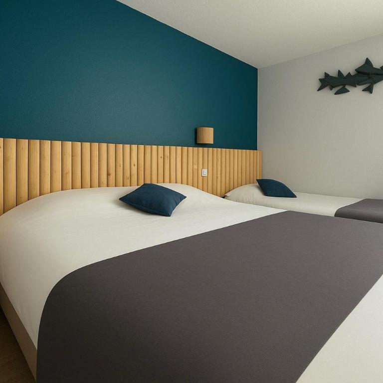 Logis Hôtel Les Grenadines - Chambre Triple (2 Adultes & 1 Enfant) - 3