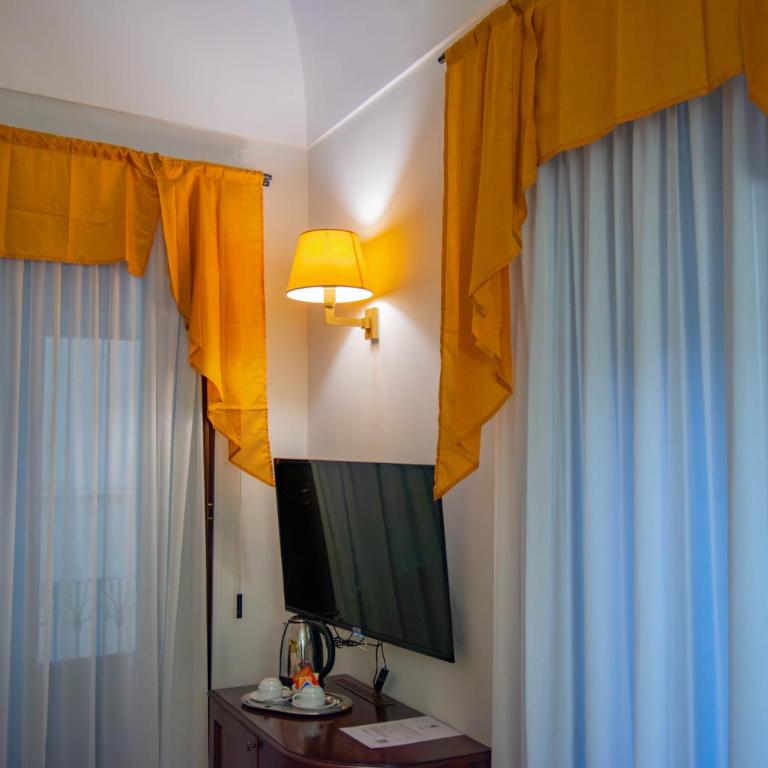 Hotel La Plumeria - Camera Matrimoniale Deluxe - 1