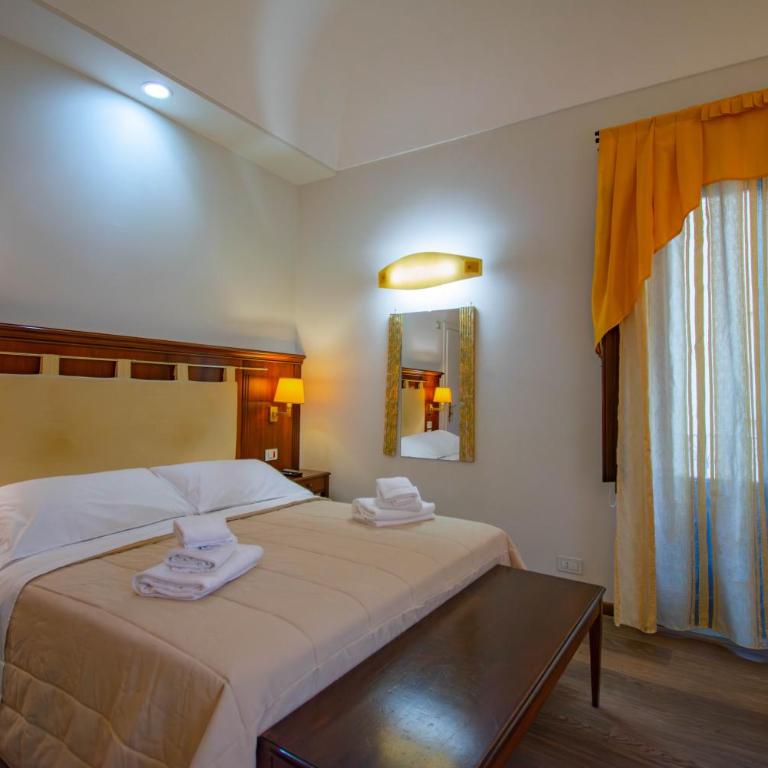 Hotel La Plumeria - Camera Matrimoniale Deluxe - 9