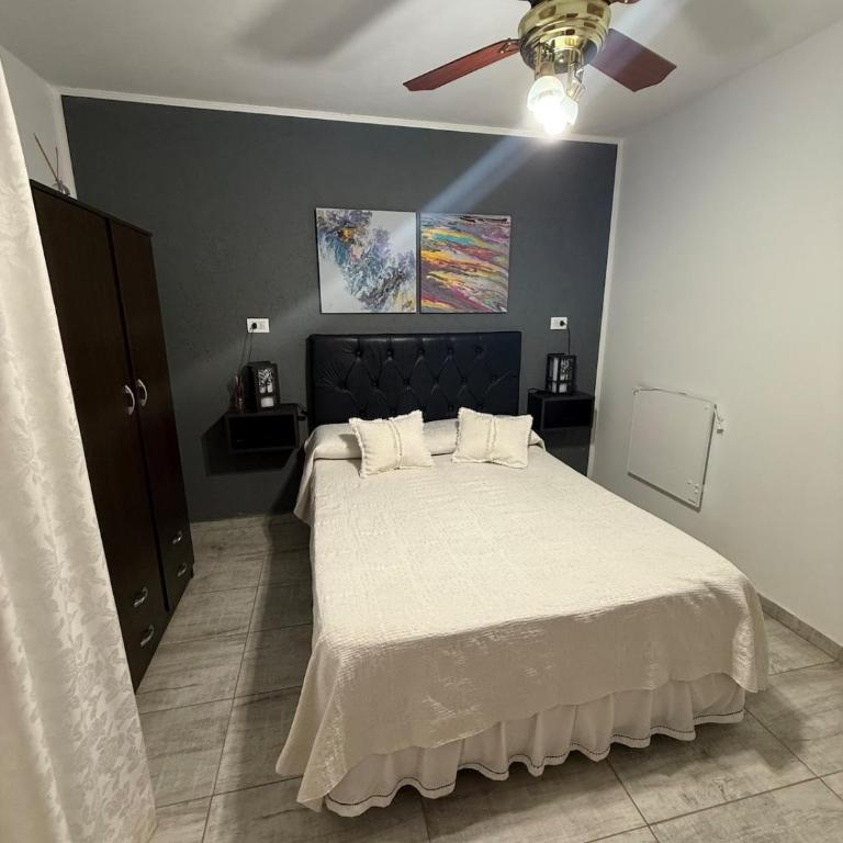 Hospedaje Familiar el Nispero Alojamiento en Oncativo - Two-Bedroom Apartment - 4
