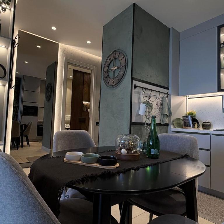 KRUNA 406 Luxury Sea View Apartment with Parking, Minibar, Spa & Beach, Bečići - Apartman sa 1 Spavaćom Sobom - 12