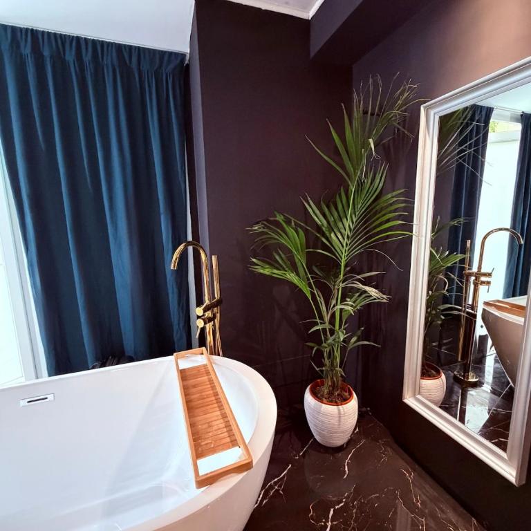 Ama Suite Romantic Spa - One-Bedroom Apartment - 7