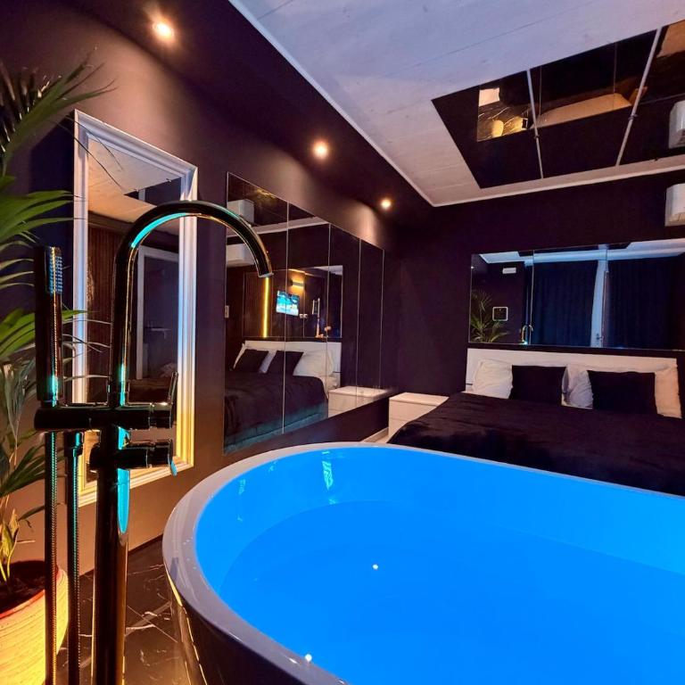 Ama Suite Romantic Spa - One-Bedroom Apartment - 15