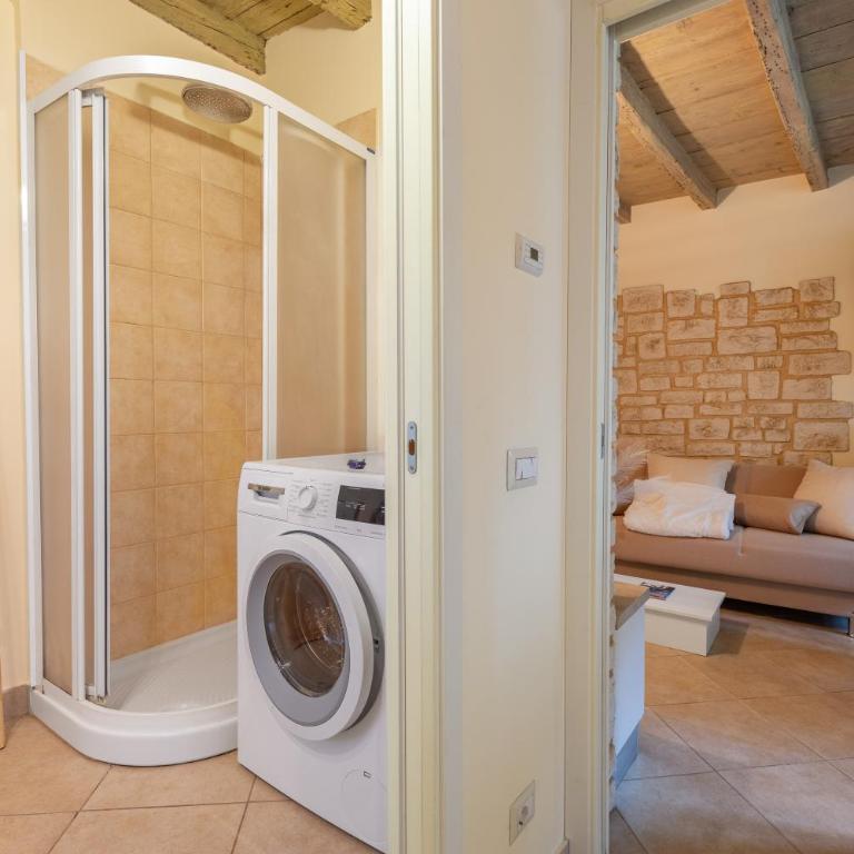 Cozy Apartment near Lake Como - AC - for 2 - One-Bedroom Apartment - 16
