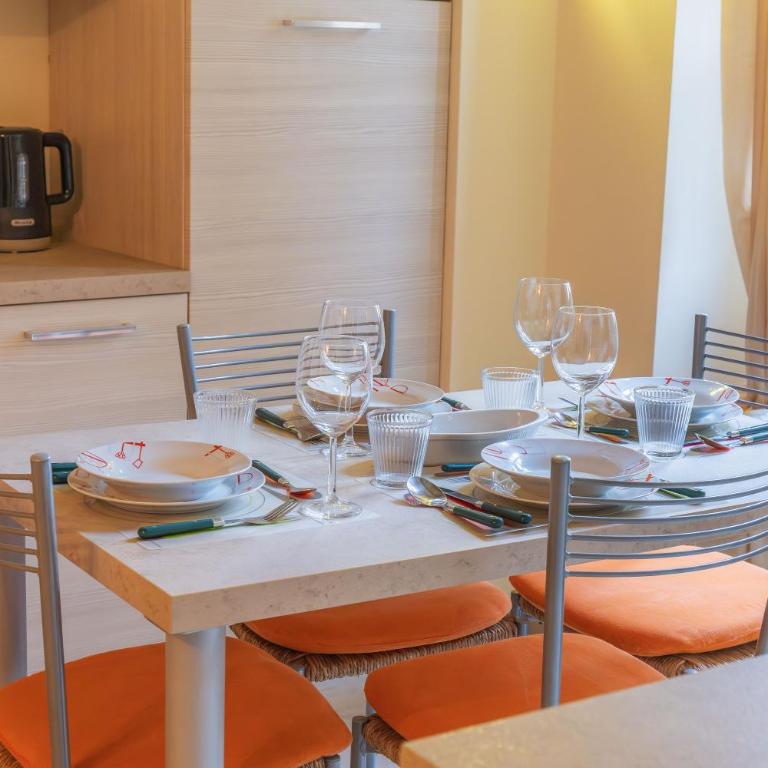 Cozy Apartment near Lake Como - AC - for 2 - One-Bedroom Apartment - 13