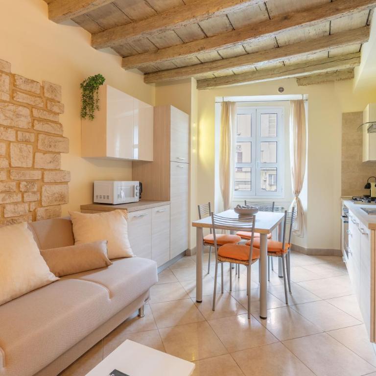 Cozy Apartment near Lake Como - AC - for 2 - One-Bedroom Apartment - 10