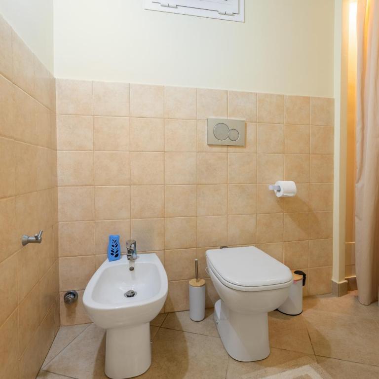 Cozy Apartment near Lake Como - AC - for 2 - One-Bedroom Apartment - 18